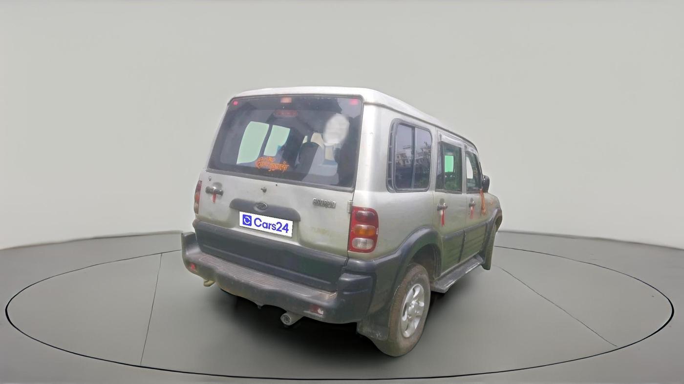 2004 Mahindra Scorpio 2.6 TURBO 9 STR, Diesel, Manual, 1,82,770 km, exterior