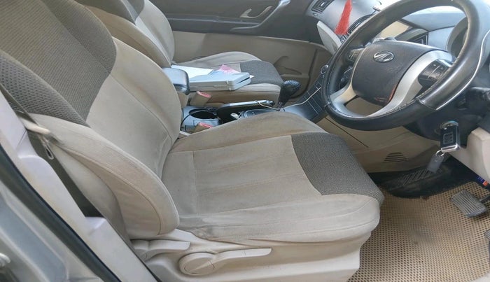 2016 Mahindra XUV500 W6 AT 1.99, Diesel, Automatic, 78,933 km, interior