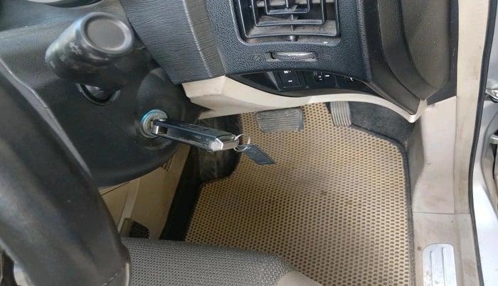 2016 Mahindra XUV500 W6 AT 1.99, Diesel, Automatic, 78,933 km, interior