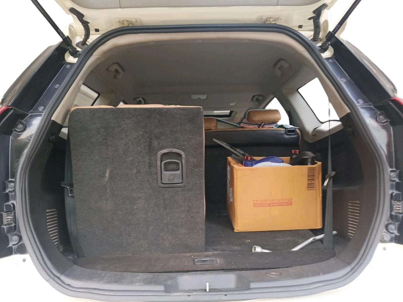 2021 Mahindra XUV500 W11, Diesel, Manual, 76,080 km, exterior
