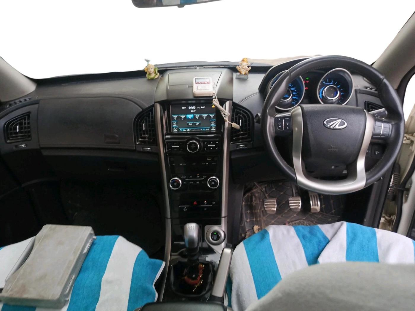 2021 Mahindra XUV500 W11, Diesel, Manual, 76,080 km, interior
