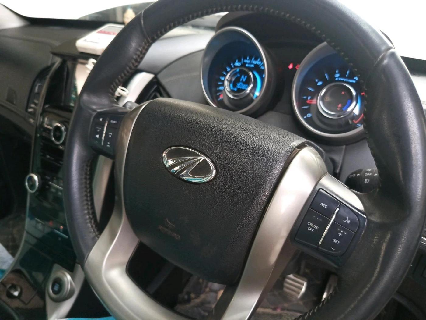 2021 Mahindra XUV500 W11, Diesel, Manual, 76,080 km, interior
