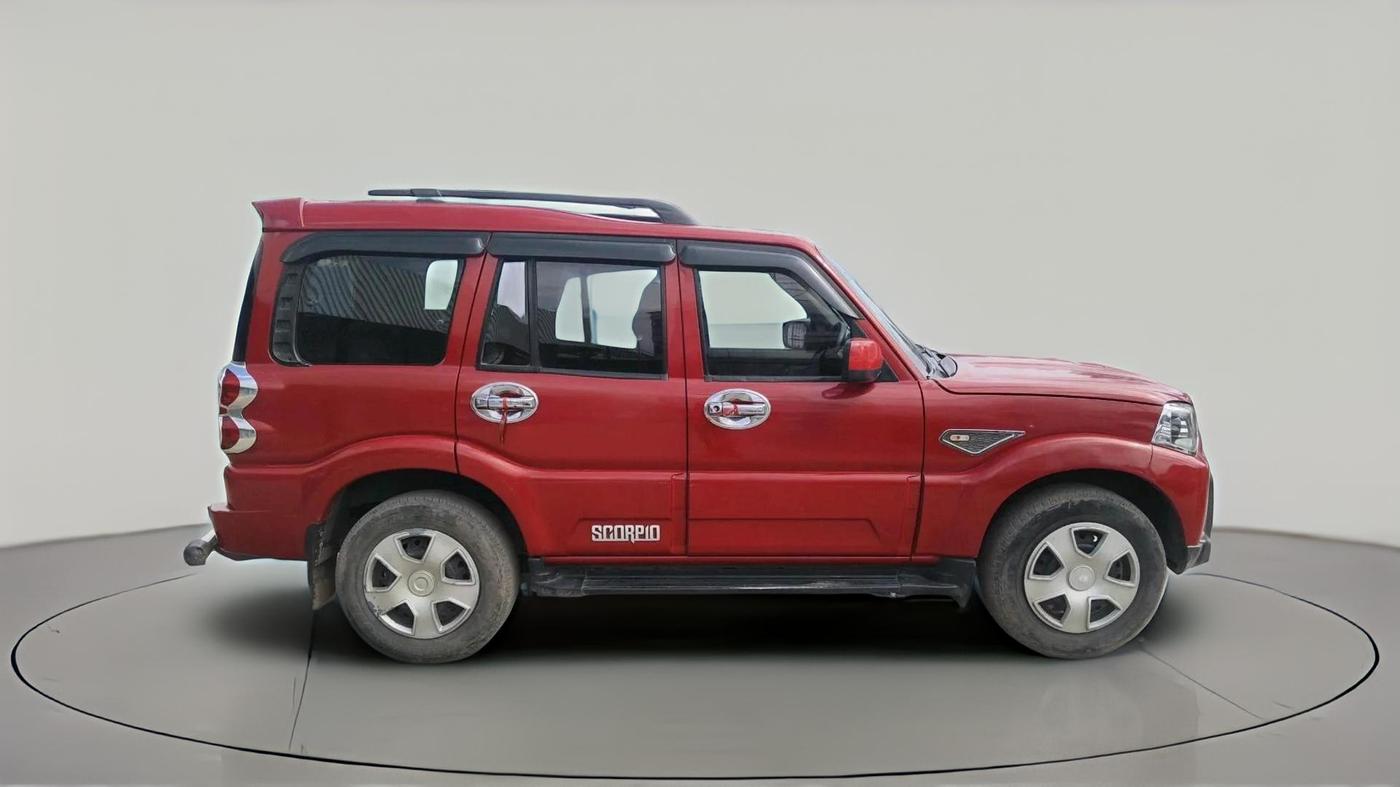 2017 Mahindra Scorpio S7, Diesel, Manual, 65,607 km, exterior