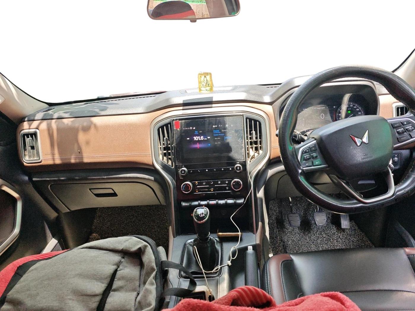 2023 Mahindra SCORPIO-N Z6 DIESEL MT 2WD 7 STR, Diesel, Manual, 75,352 km, interior