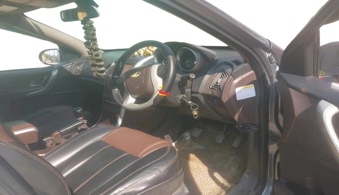 2014 Mahindra XUV500 W8, Diesel, Manual, 85,115 km, interior