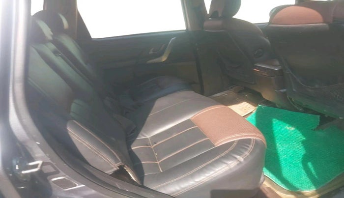 2014 Mahindra XUV500 W8, Diesel, Manual, 85,115 km, interior