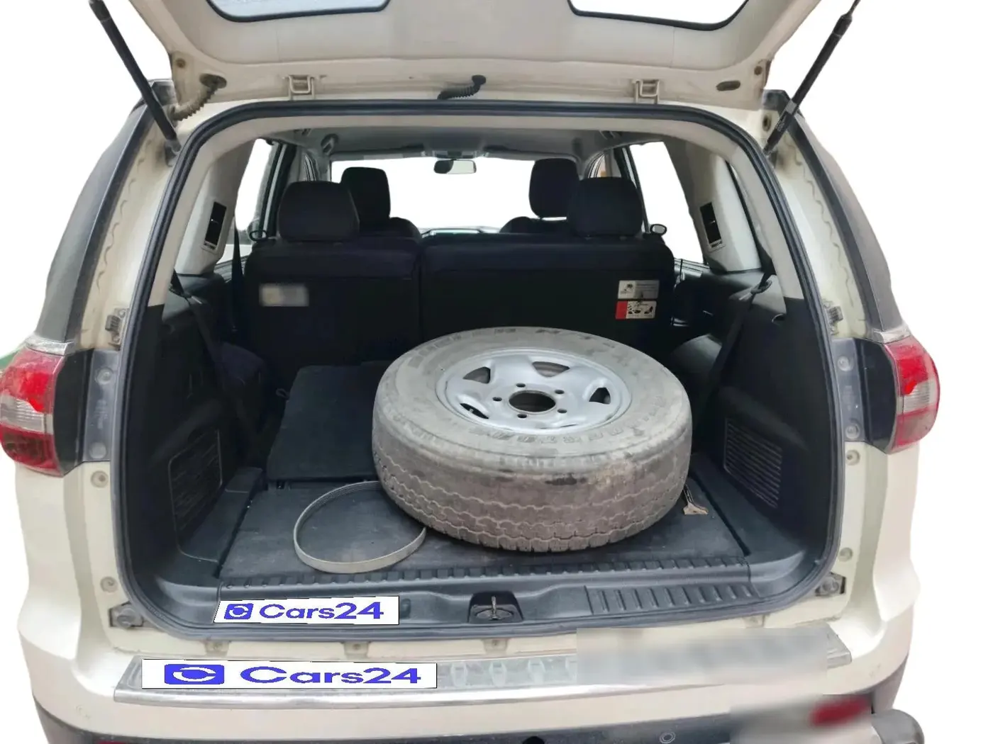 2019 Tata Hexa XT 4X2 7 STR, Diesel, Manual, 1,01,800 km, exterior