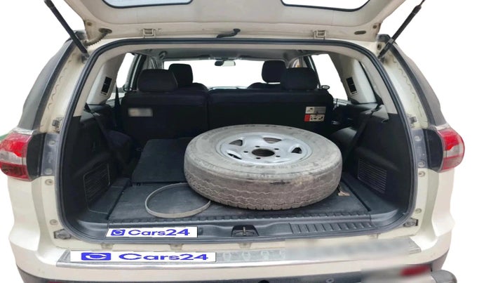 2019 Tata Hexa XT 4X2 7 STR, Diesel, Manual, 1,01,681 km, exterior