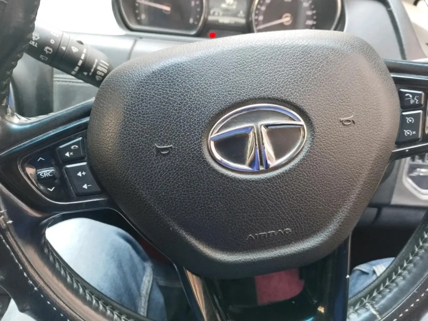 2019 Tata Hexa XT 4X2 7 STR, Diesel, Manual, 1,01,800 km, interior