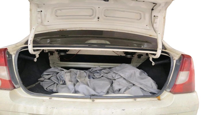 2011 Mahindra Verito D2 BS-III, Diesel, Manual, 1,37,427 km, exterior