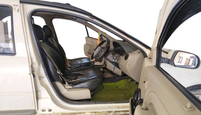 2011 Mahindra Verito D2 BS-III, Diesel, Manual, 1,37,427 km, interior