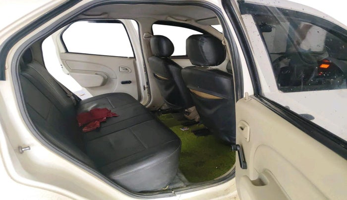 2011 Mahindra Verito D2 BS-III, Diesel, Manual, 1,37,427 km, interior