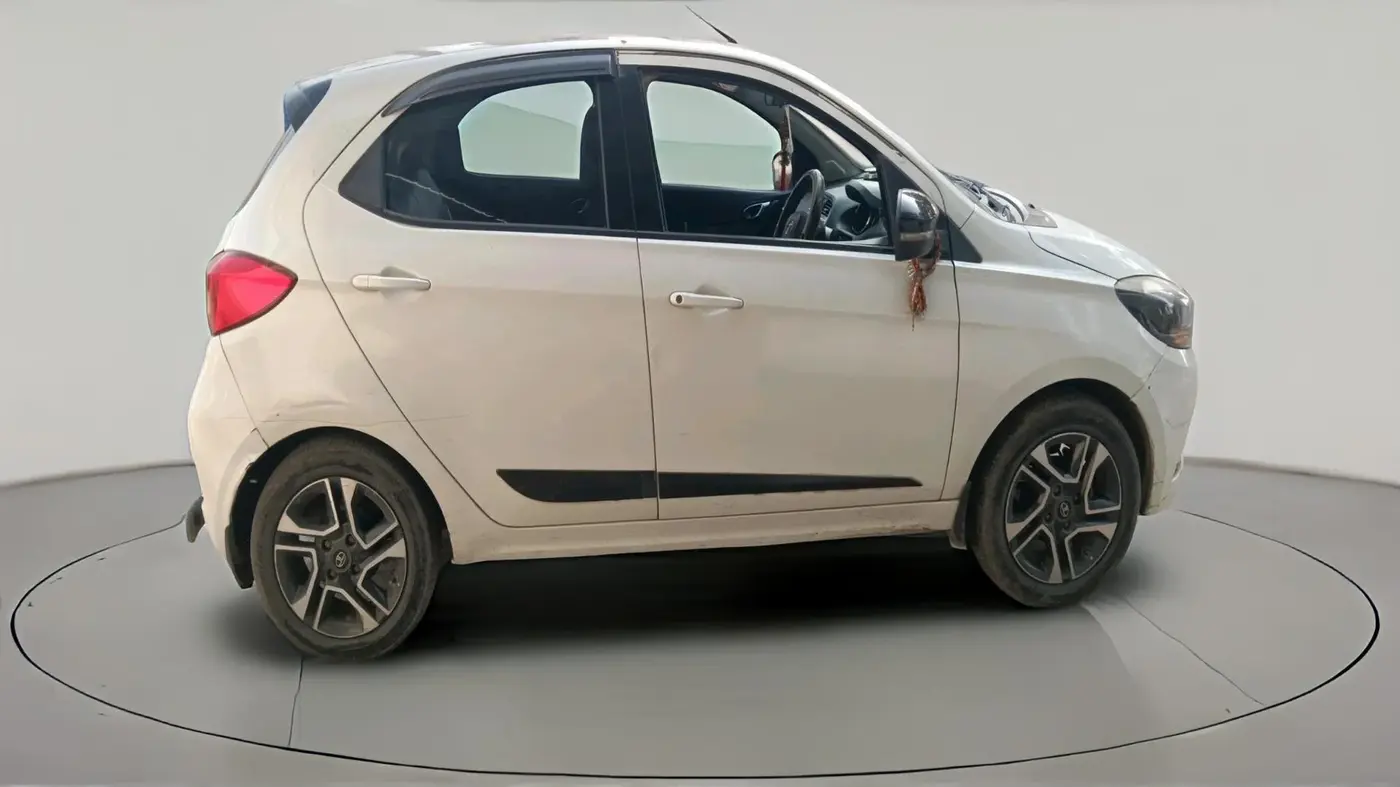 2019 Tata Tiago XZ PLUS PETROL, CNG, Manual, 73,000 km, exterior