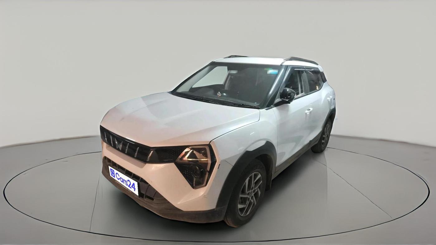 2024 Mahindra XUV 3XO AX5 1.2 L TCMPFi, Petrol, Manual, 6,257 km, exterior