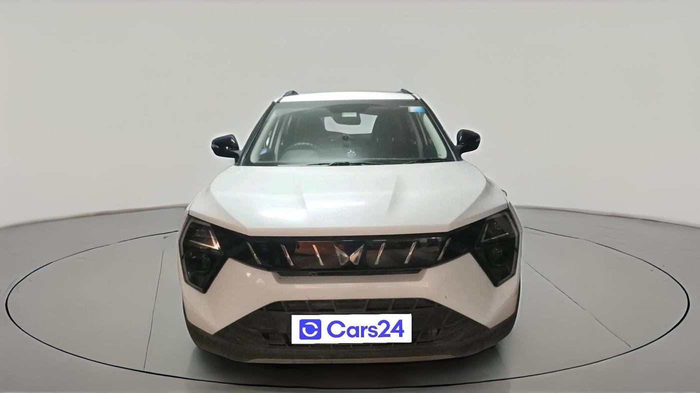 2024 Mahindra XUV 3XO AX5 1.2 L TCMPFi, Petrol, Manual, 6,257 km, exterior
