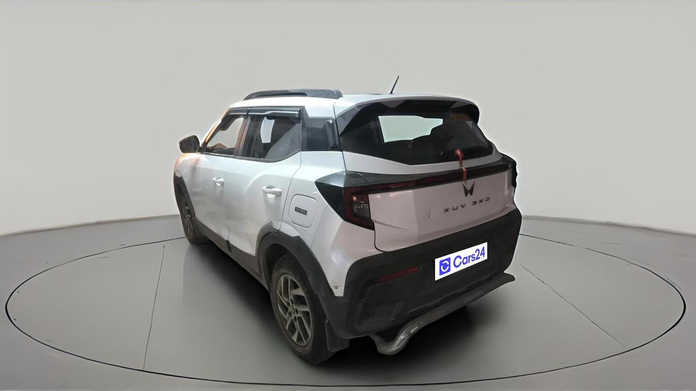 2024 Mahindra XUV 3XO AX5 1.2 L TCMPFi, Petrol, Manual, 6,257 km, exterior