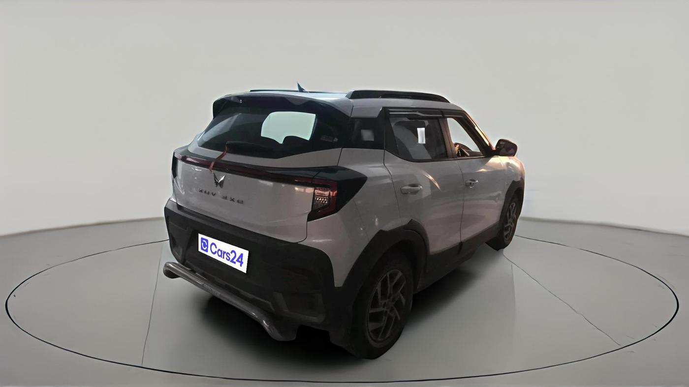 2024 Mahindra XUV 3XO AX5 1.2 L TCMPFi, Petrol, Manual, 6,257 km, exterior