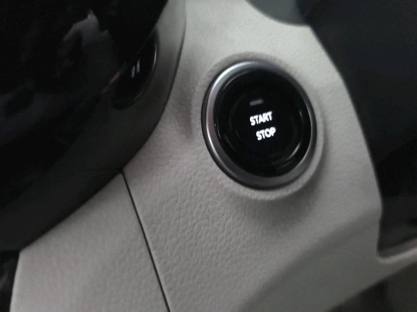2024 Mahindra XUV 3XO AX5 1.2 L TCMPFi, Petrol, Manual, 6,257 km, interior