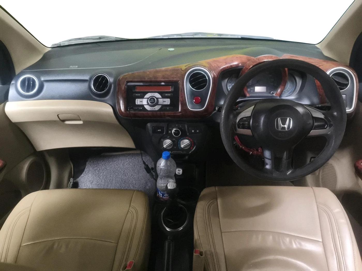 2015 Honda Mobilio 1.5L I-DTEC V, Diesel, Manual, 1,02,348 km, interior