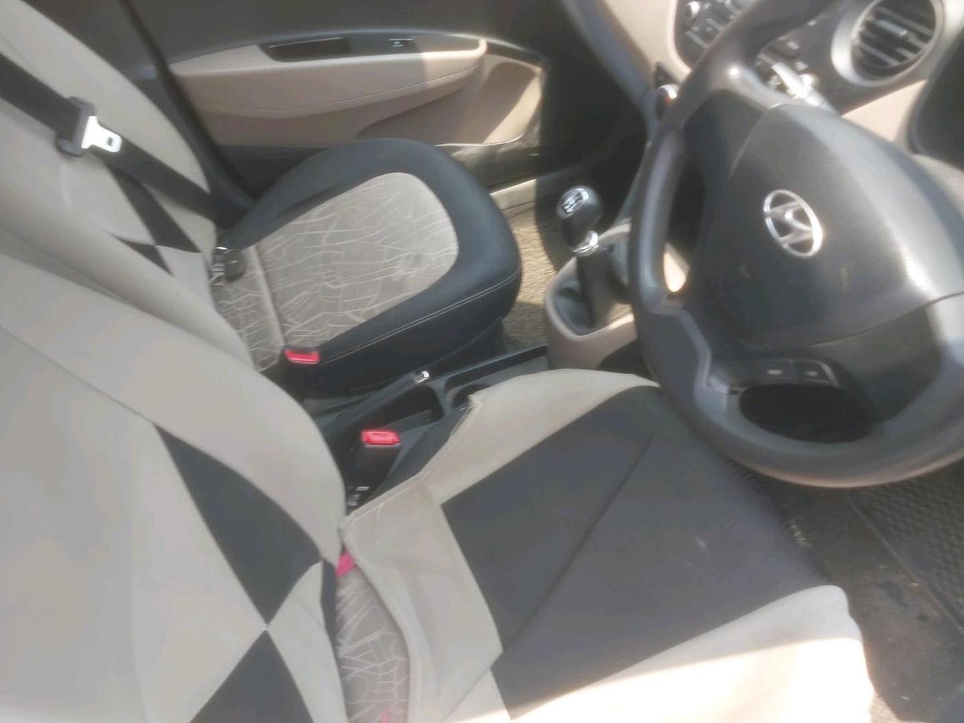 2014 Hyundai Grand i10 SPORTZ 1.2 KAPPA VTVT, Petrol, Manual, 40,328 km, interior