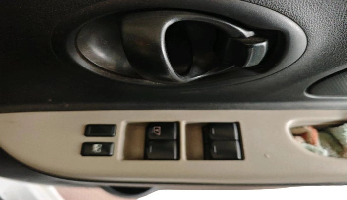 2014 Nissan Micra Active XV, Petrol, Manual, 59,159 km, interior