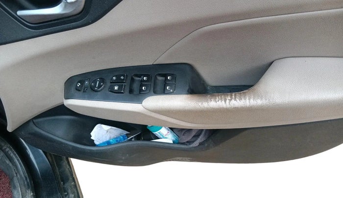 2017 Hyundai Verna 1.6 VTVT SX O, Petrol, Manual, 36,196 km, interior