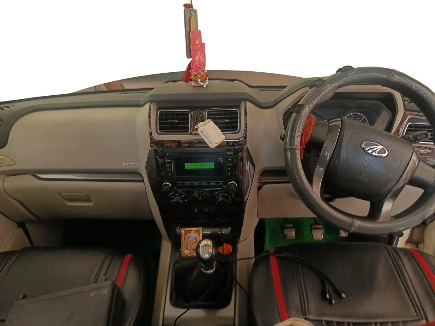 2018 Mahindra Scorpio S7, Diesel, Manual, 1,17,742 km, interior