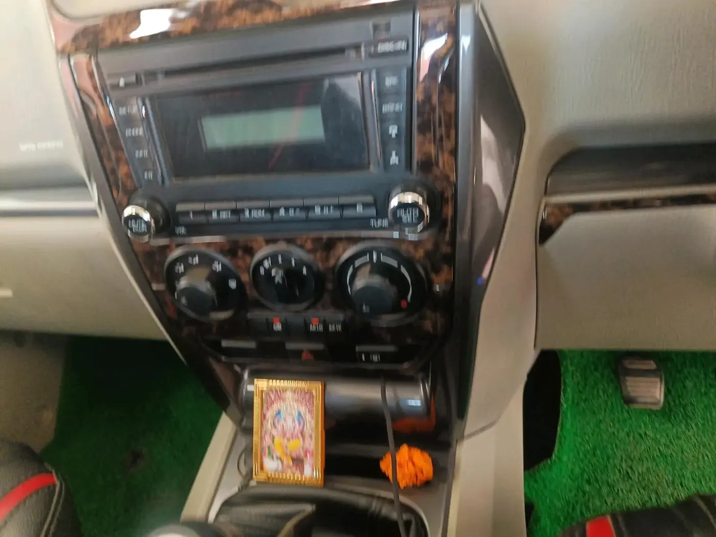 2018 Mahindra Scorpio S7, Diesel, Manual, 1,17,742 km, interior