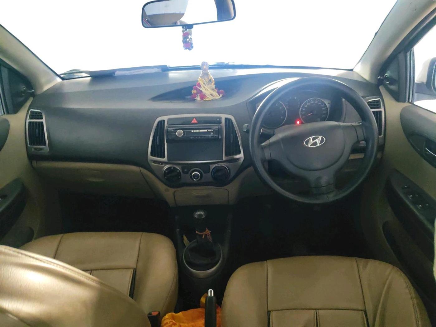 2012 Hyundai i20 MAGNA 1.2, Petrol, Manual, 45,617 km, interior