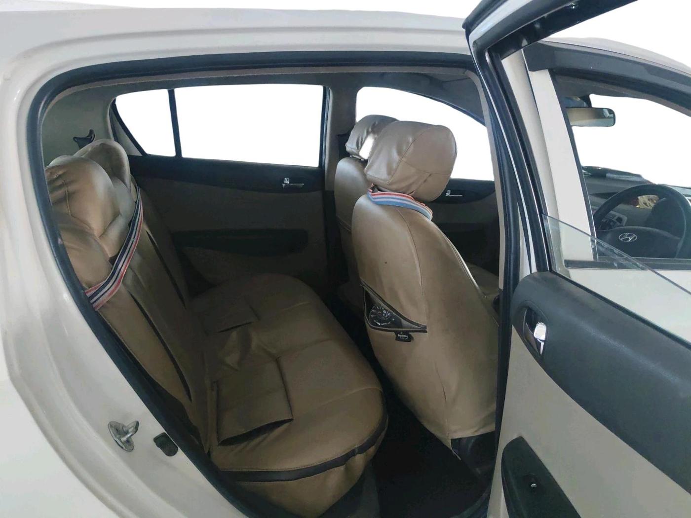 2012 Hyundai i20 MAGNA 1.2, Petrol, Manual, 45,617 km, interior