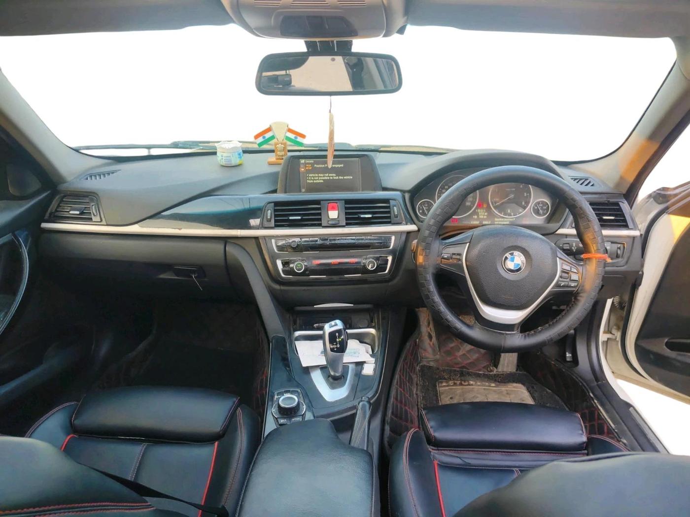 2013 BMW 3 Series 320d, Diesel, Automatic, 1,55,001 km, interior