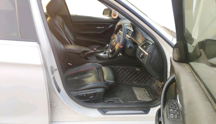 2013 BMW 3 Series 320d, Diesel, Automatic, 1,55,001 km, interior