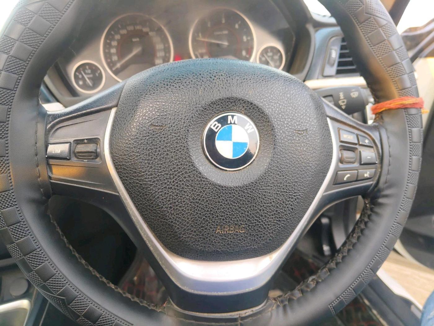 2013 BMW 3 Series 320d, Diesel, Automatic, 1,55,001 km, interior