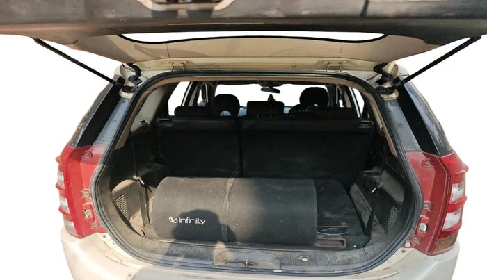 2014 Mahindra XUV500 W8, Diesel, Manual, 1,24,615 km, exterior