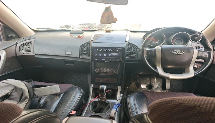 2014 Mahindra XUV500 W8, Diesel, Manual, 1,24,615 km, interior