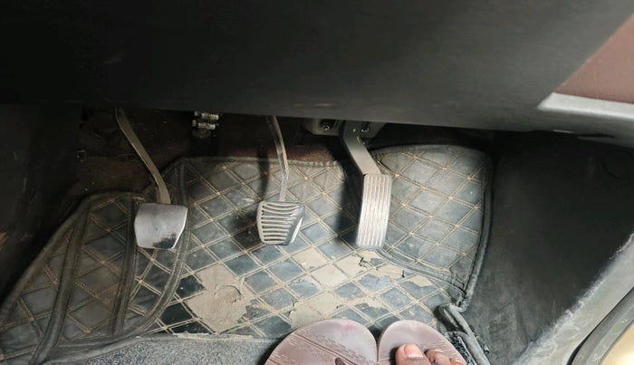 2014 Mahindra XUV500 W8, Diesel, Manual, 1,24,615 km, interior