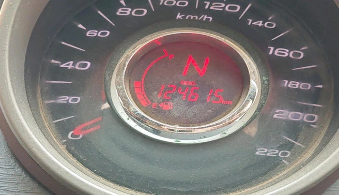 2014 Mahindra XUV500 W8, Diesel, Manual, 1,24,615 km, interior