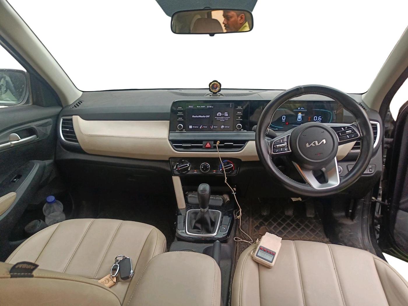 2024 KIA SELTOS  HTK 1.5 PETROL MT, Petrol, Manual, 15,564 km, interior