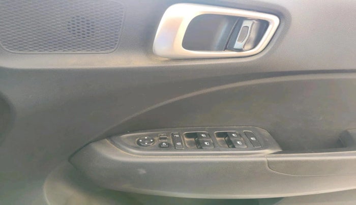 2021 Hyundai VENUE SX 1.0 TURBO, Petrol, Manual, 81,156 km, interior