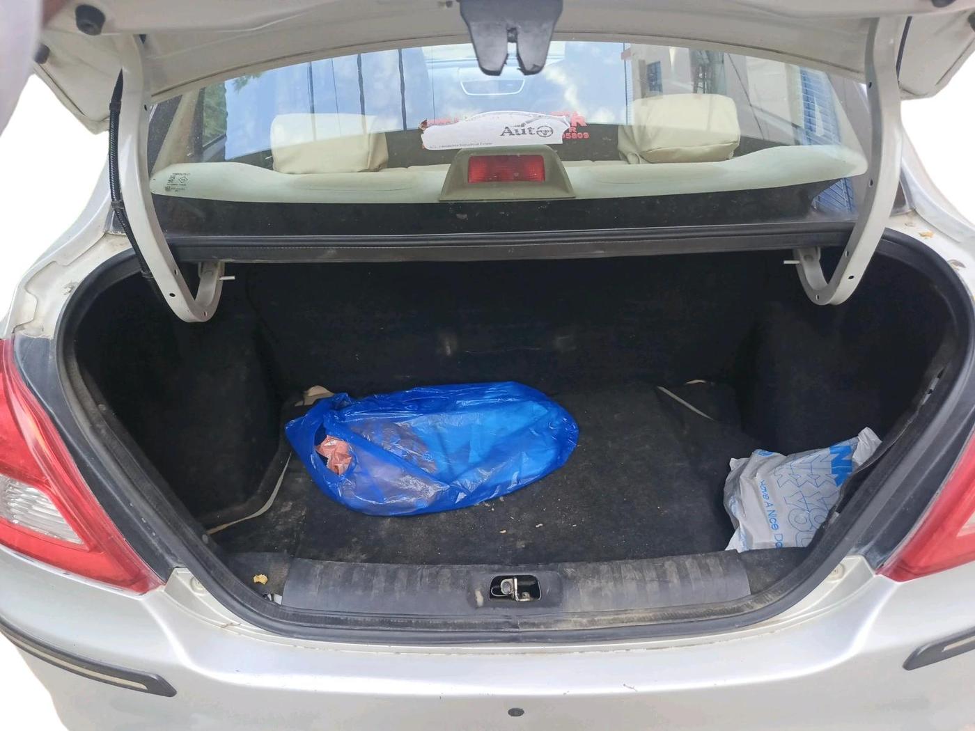 2016 Maruti Swift Dzire VXI, Petrol, Manual, 1,04,995 km, exterior