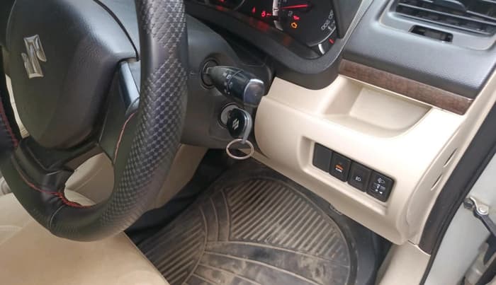 2016 Maruti Swift Dzire VXI, Petrol, Manual, 1,04,995 km, interior