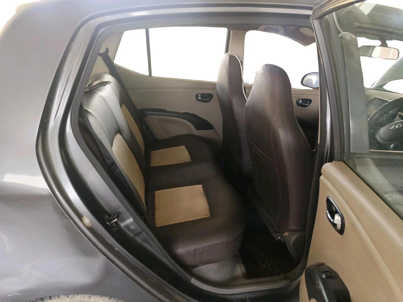 2011 Hyundai i10 MAGNA 1.2, CNG, Manual, 1,05,450 km, interior