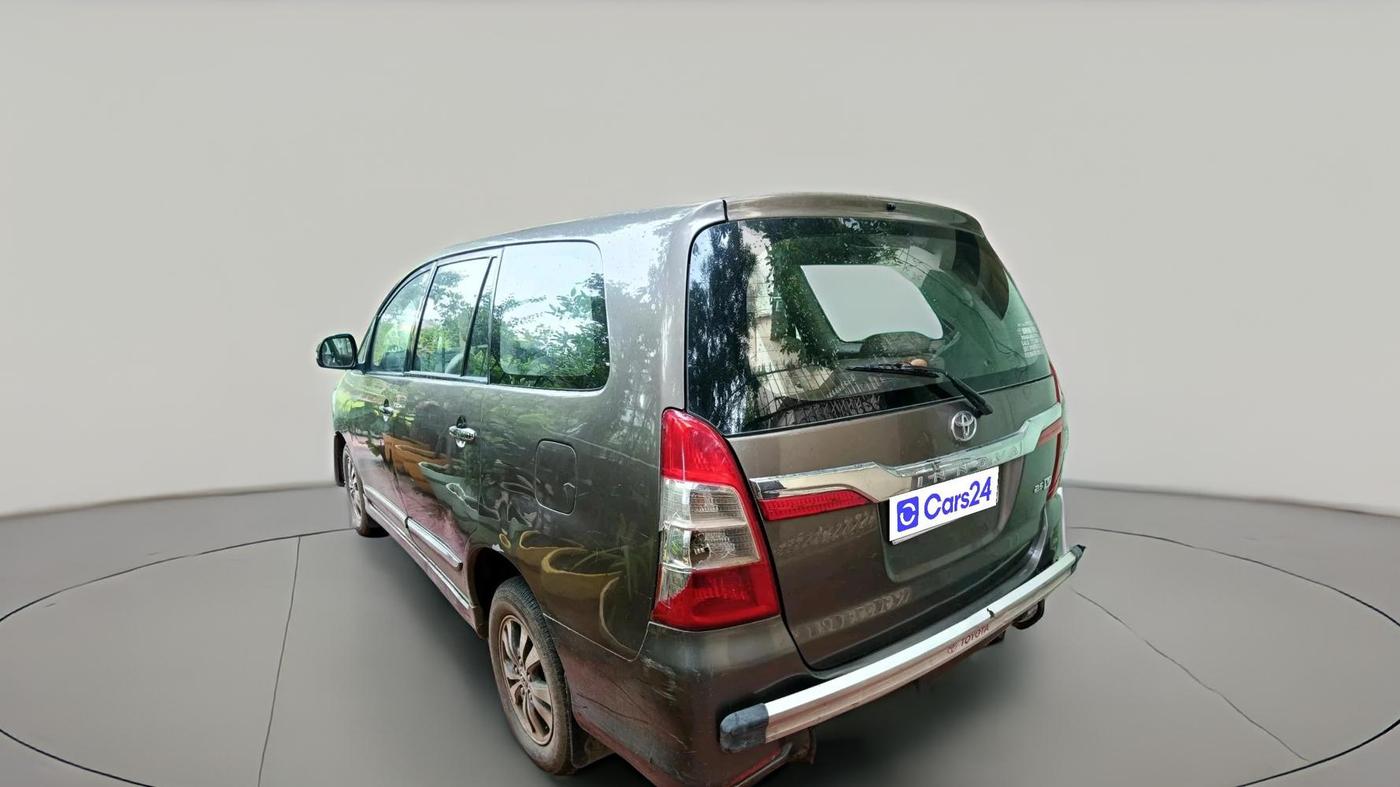 2015 Toyota Innova 2.5 VX 8 STR, Diesel, Manual, 1,34,319 km, exterior
