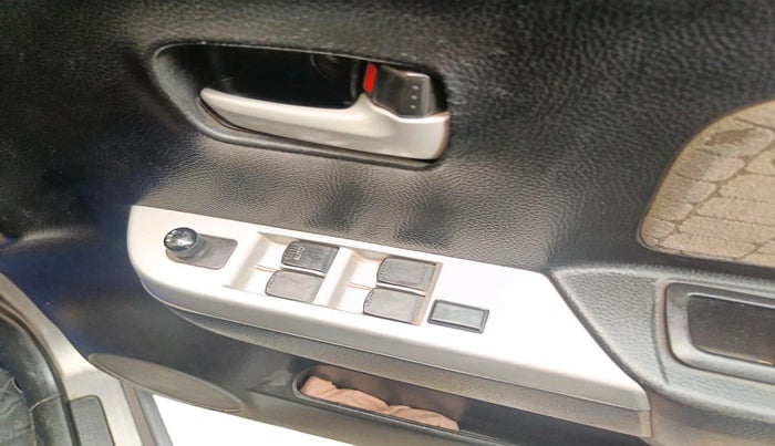 2015 Maruti Wagon R 1.0 VXI, Petrol, Manual, 80,949 km, interior