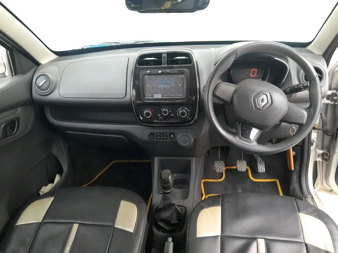 2016 Renault Kwid RXT 0.8, Petrol, Manual, 50,358 km, interior