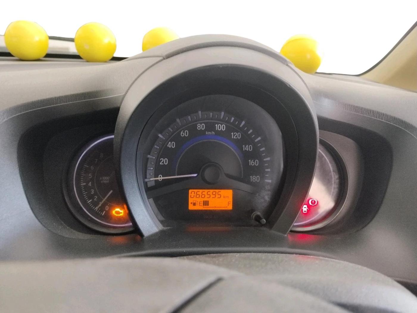 2015 Honda Brio S MT, Petrol, Manual, 66,595 km, interior