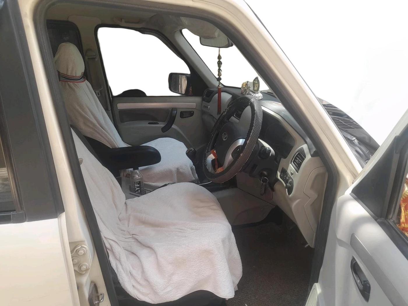 2017 Mahindra Scorpio S10, Diesel, Manual, 1,85,827 km, interior