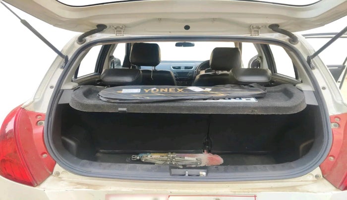 2015 Maruti Swift VXI, Petrol, Manual, 32,000 km, exterior