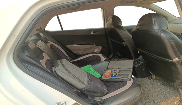 2017 Hyundai Grand i10 SPORTZ (O) 1.2 KAPPA VTVT, Petrol, Manual, 63,330 km, interior