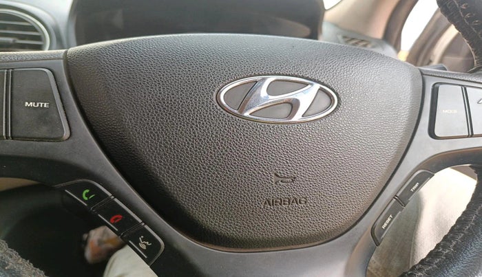 2017 Hyundai Grand i10 SPORTZ (O) 1.2 KAPPA VTVT, Petrol, Manual, 63,330 km, interior